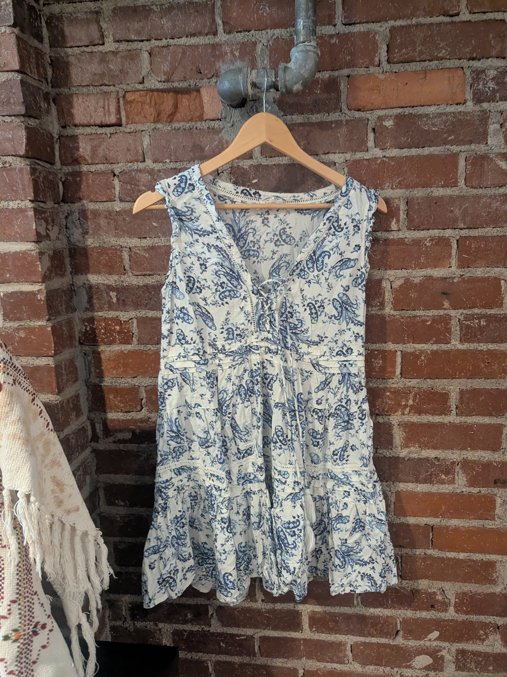 Lucky Brand Cream and Blue Paisley Sleeveless Tunic